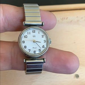 Vintage Self Wind Q&Q Ladies Fashion Watch